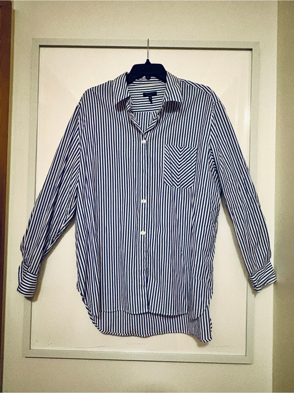 Rag and Bone Maxine icon. Button down Navy and White